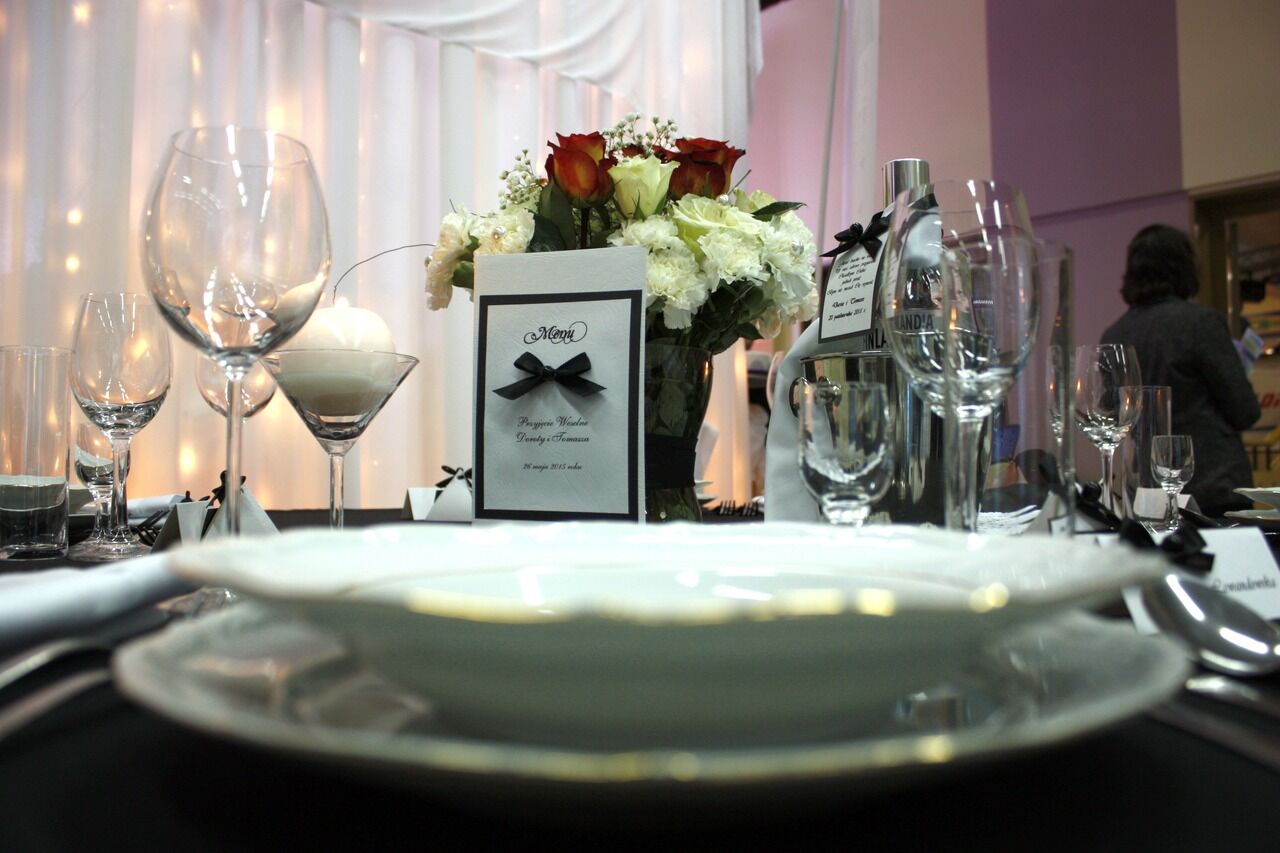 Secrets Behind Coveted Luxury Dinnerware Brands